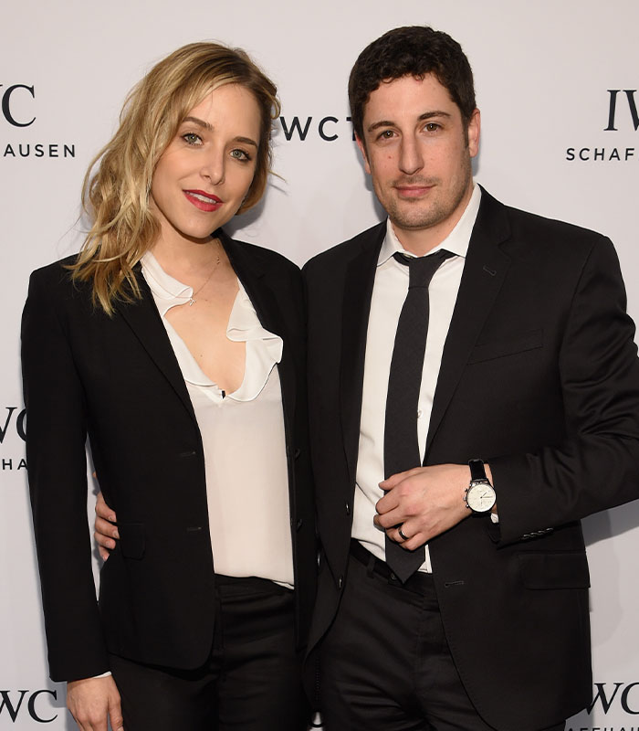 Jason Biggs' Soon-To-Be Ex-Wife Finally Breaks Silence After Bedroom Photos With Her 12YO Son Sparked Backlash
