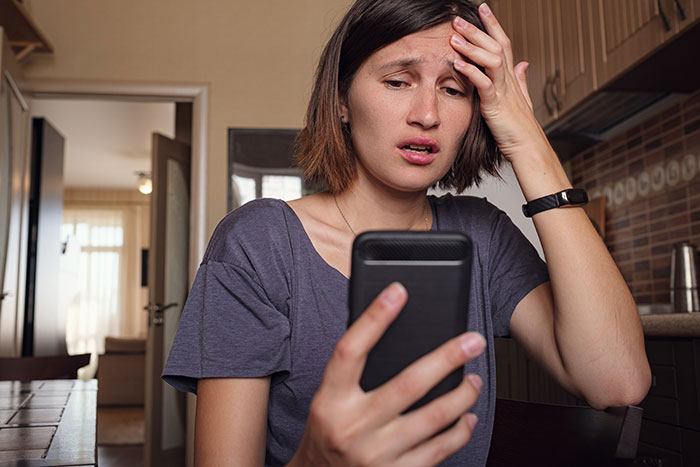 Woman Discovers Her Mom’s Secret Plans For Her Wedding Day, Cuts Off Every Family Member Involved Woman Discovers Her Mom’s Secret Plans For Her Wedding Day, Cuts Off Every Family Member Involved