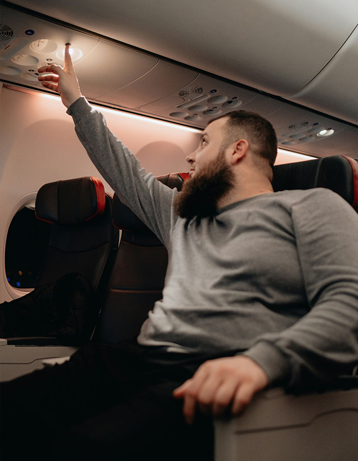 “Insane”: Flight Attendants Plead For Passengers To Stop Disturbing Habit On Planes Before Disaster Strikes