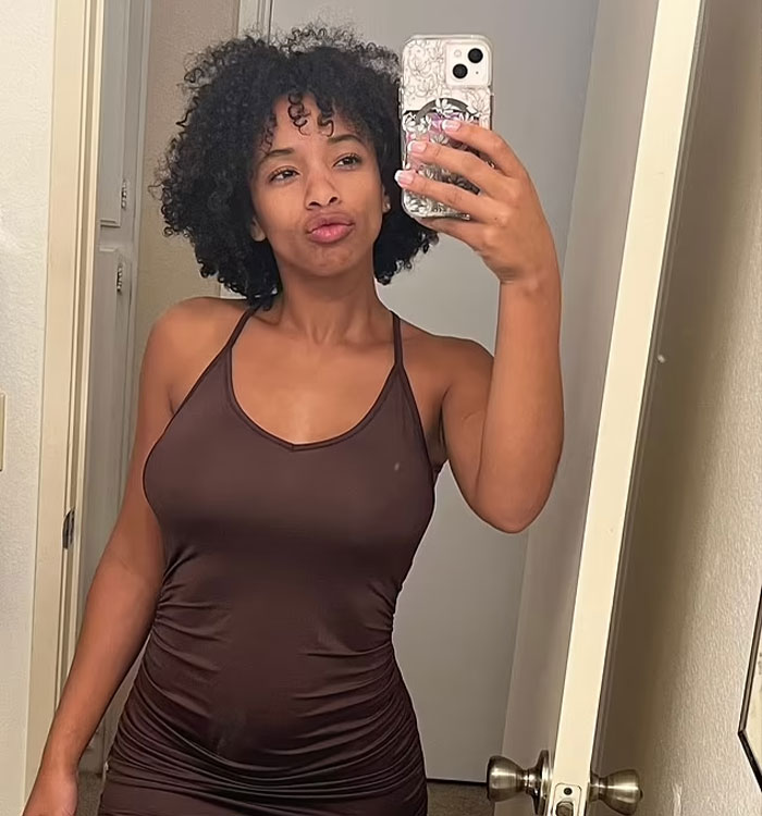 California housewife takes mirror selfie in brown dress California housewife takes mirror selfie in brown dress