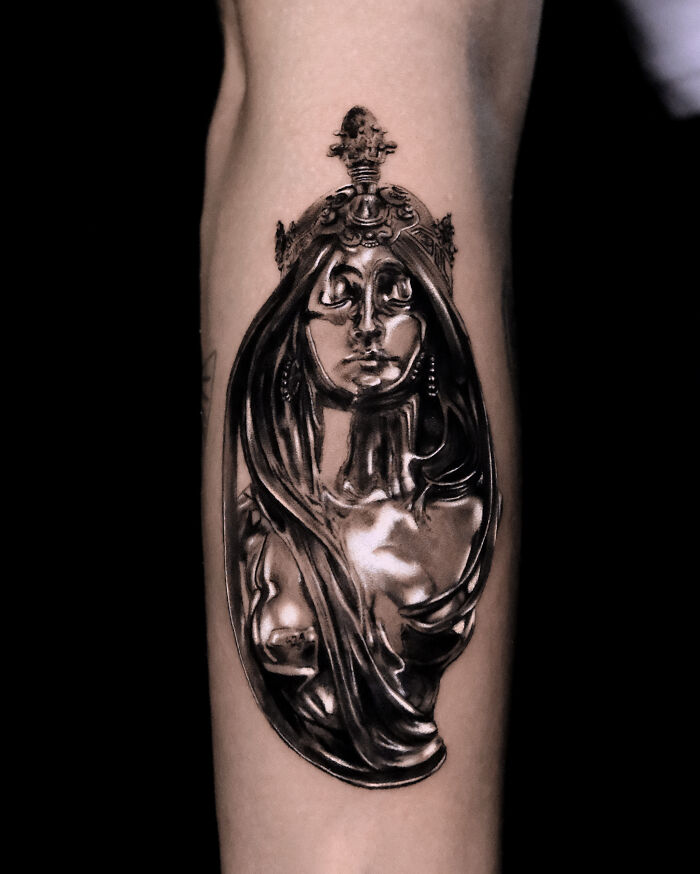 Chrome Queen Bust