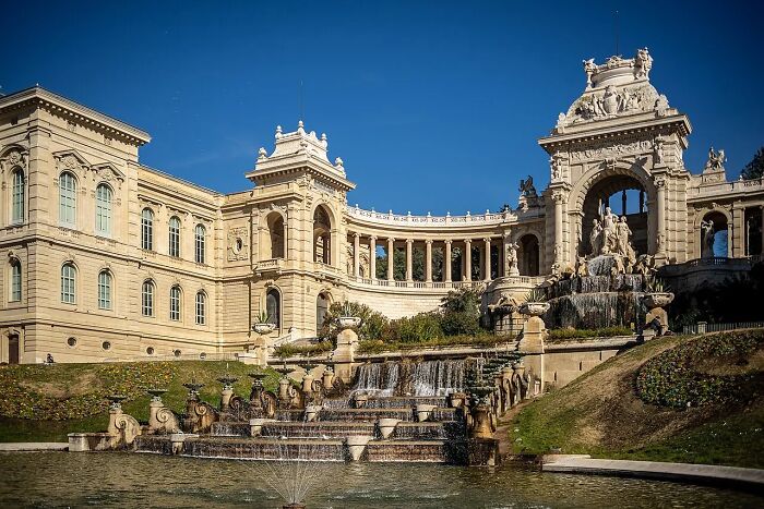 “Palais Longchamp”