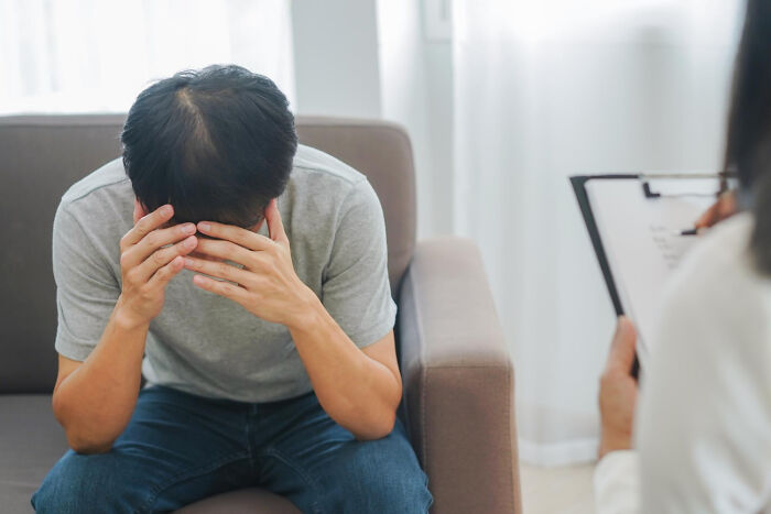 From Shocking To Absolutely Unhinged, Here Are 49 Reasons Why Folks Stopped Seeing Their Therapists