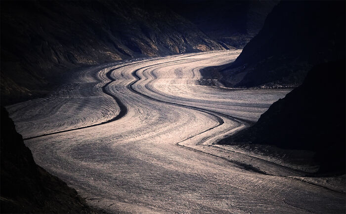 “The Long Tongue Of Ice” By Sonia Luisi