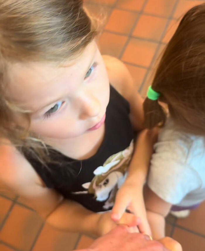 Dad Gives Update After “Male Karen” Harassed Him For Helping His Daughter In Women's Restroom, Made Girl Cry Dad Gives Update After “Male Karen” Harassed Him For Helping His Daughter In Women's Restroom, Made Girl Cry