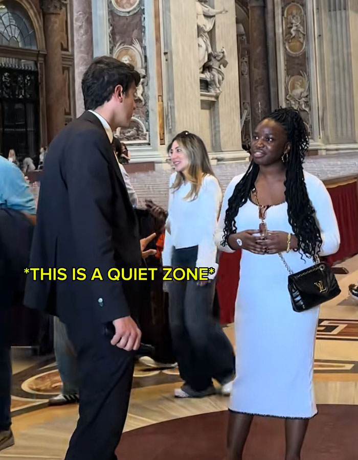 Awkward Video Shows Woman Refusing To Stop Singing At The Vatican After Multiple Security Guards Ask Her To Leave Awkward Video Shows Woman Refusing To Stop Singing At The Vatican After Multiple Security Guards Ask Her To Leave