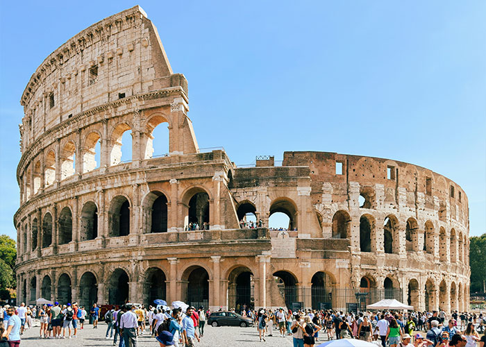 After US Tourists Are 'Tricked' Into Paying 44 Euros For Two Ice Creams In Rome, Expert Gives Travel Warning After US Tourists Are 'Tricked' Into Paying 44 Euros For Two Ice Creams In Rome, Expert Gives Travel Warning