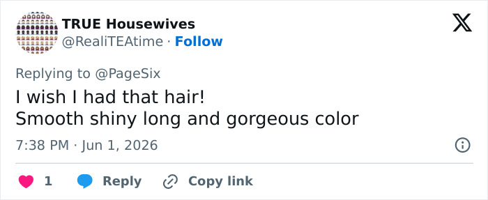 Tweet praising smooth shiny long hair with gorgeous color Tweet praising smooth shiny long hair with gorgeous color