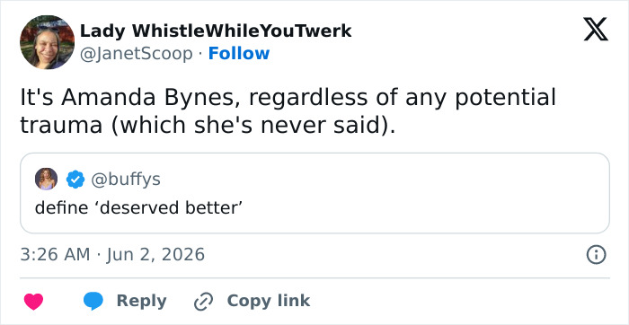 Tweet discussing Amanda Bynes and potential trauma