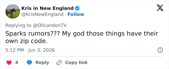 Tweet sarcastically commenting on rumors of plastic surgery Tweet sarcastically commenting on rumors of plastic surgery