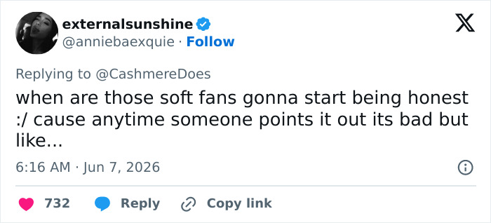 Tweet discussing fan reactions to Ariana Grande's health concerns