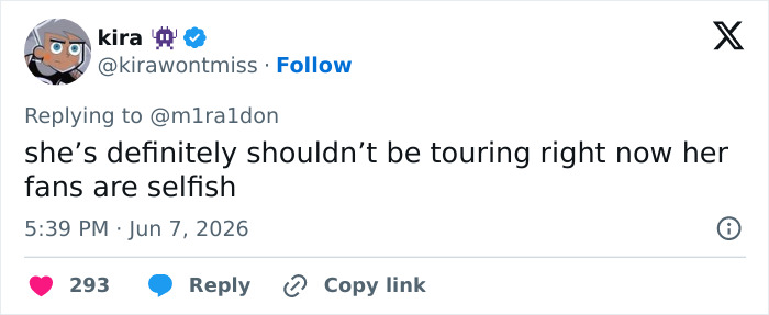 A tweet from Ariana Grande fans expressing concern over her tour.