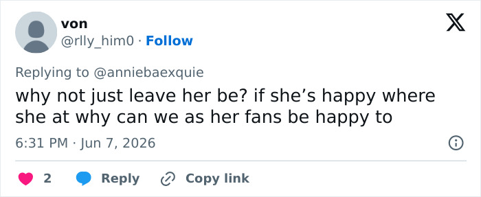 Fan urges to leave Ariana Grande be and respect her happiness amid health concerns