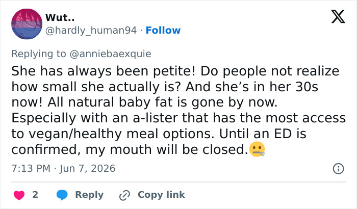 Twitter user discusses Ariana Grande's petite size and health options