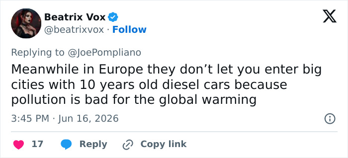 Tweet by Beatrix Vox highlighting the World Cup boss's hypocritical act regarding pollution and global warming. Tweet by Beatrix Vox highlighting the World Cup boss's hypocritical act regarding pollution and global warming.