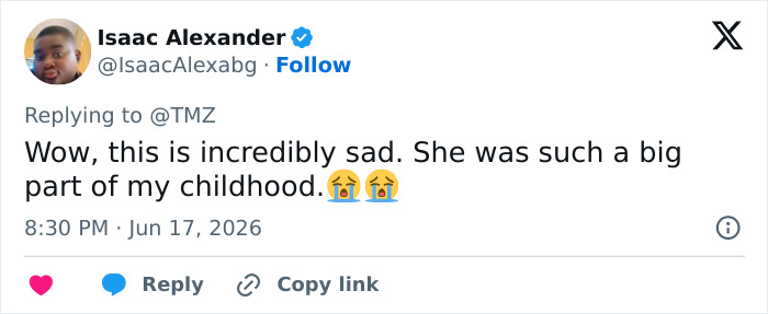 A Twitter post showing a user's sad reaction to The Ring and Lilo & Stitch star, Nicki Aycox, passing away at 35.