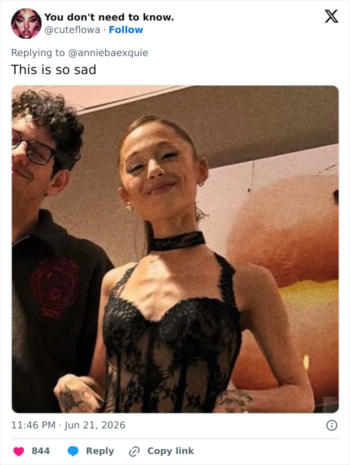 Detail In Backstage Snap From Ariana Grande's Tour Has Fans "Worried This Is Gonna End Badly" Detail In Backstage Snap From Ariana Grande's Tour Has Fans "Worried This Is Gonna End Badly"