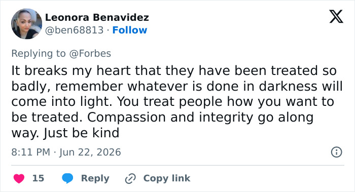 Screenshot of a tweet from Leonora Benavidez about the Iran World Cup locker room note, emphasizing kindness.