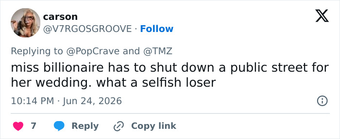 A tweet from 'carson' criticizing Taylor Swift's wedding for shutting down a public street, calling it selfish.