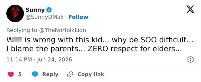 A tweet expressing frustration about the Male Karen's lack of respect for an 80YO woman on a public staircase.