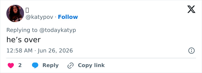 Screenshot of a tweet by @katypov about Katy Perry and Orlando Bloom, reflecting on the implants going bad backlash.