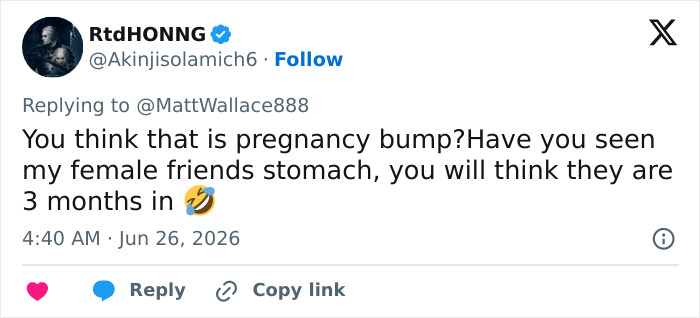A tweet by @RtdHONNG asking if a user thinks a pregnancy bump is visible for Taylor Swift or Selena Gomez.