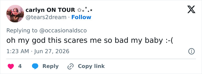 Screenshot of a tweet by carlyn ON TOUR on June 27, 2026, expressing fear for Harry Styles after collapsing.