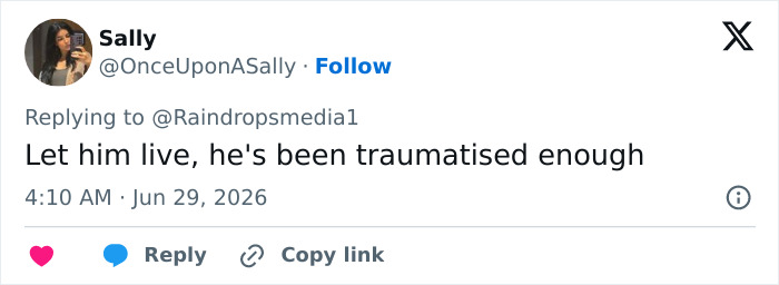 A tweet defending Jaden Smith after being called out for holding his manhood in public.