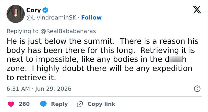 A tweet by Cory discusses the difficulty of retrieving the frozen body Green Boots near Mount Everest's summit.