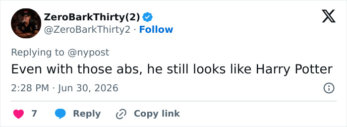 Screenshot of a tweet noting Elliot Page's shredded physique, still resembling Harry Potter despite his fitness.