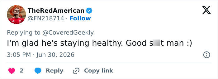 Screenshot of a tweet expressing support for Elliot Page's shredded physique and commitment to staying healthy.