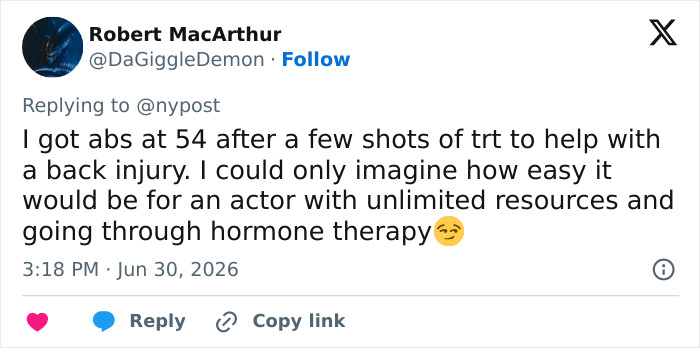 Screenshot of a tweet discussing Elliot Page's shredded physique and the ease of achieving it with resources.
