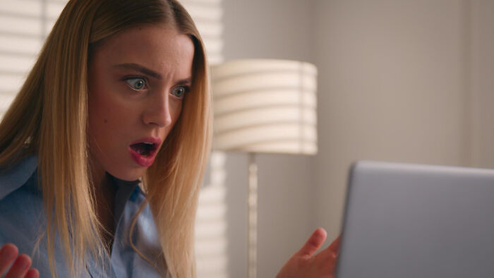 “Sickening”: 47 Times Women Deeply Regretted Looking Through Their Partner’s Phone