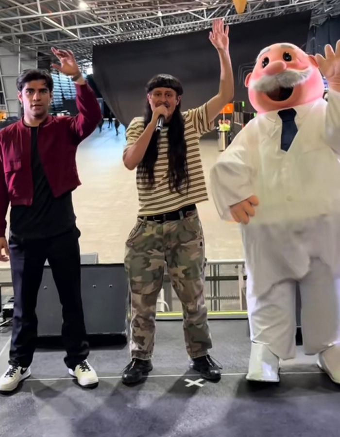 Fans Grieve After Singer And YouTuber Lose Their Lives In Horrific Accident Fans Grieve After Singer And YouTuber Lose Their Lives In Horrific Accident