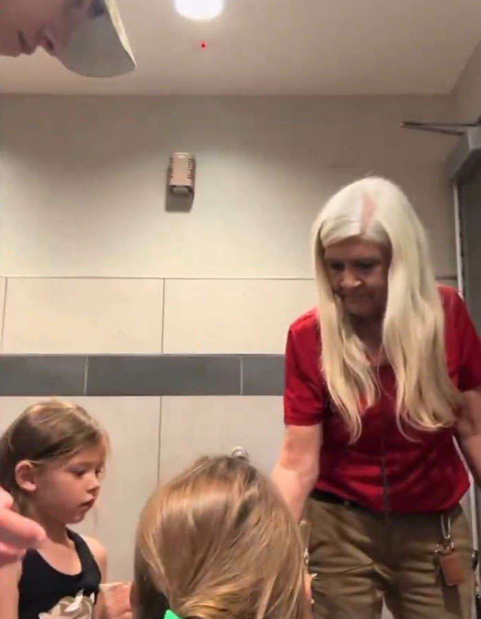 Dad helping daughter in restroom under harassment from male Karen incident Dad helping daughter in restroom under harassment from male Karen incident