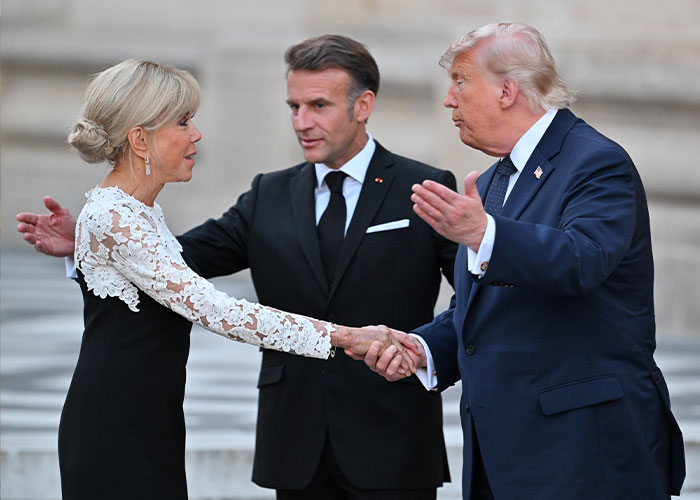 After Trump's 'De*d Fish' Handshake With Macron Goes Viral, Body Language Experts Reveal Its Meaning After Trump's 'De*d Fish' Handshake With Macron Goes Viral, Body Language Experts Reveal Its Meaning