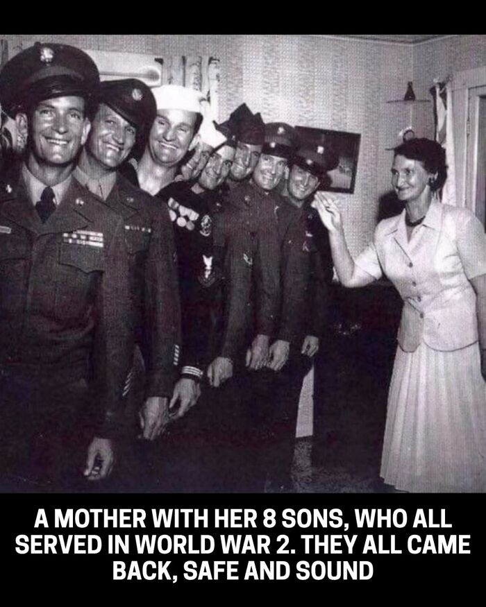 Historical photos: A mother with her 8 sons who served in World War 2.