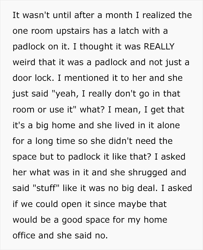 Text excerpt about discovering a padlock on a room door Text excerpt about discovering a padlock on a room door