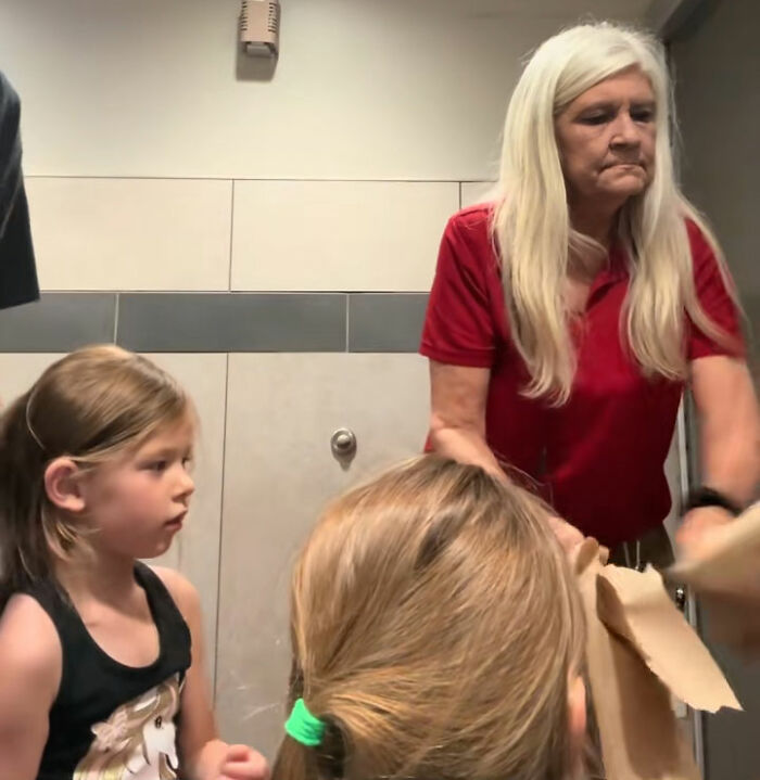“Male Karen” Faces Karma After Harassing Dad For Helping Daughters In Women's Restroom And Making Girl Cry “Male Karen” Faces Karma After Harassing Dad For Helping Daughters In Women's Restroom And Making Girl Cry
