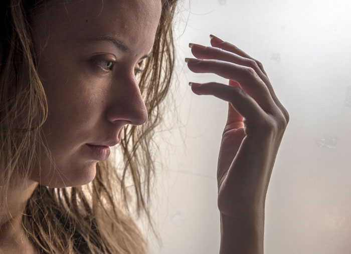 Woman Finds Husband's "Lost Phone" Starts Losing Her Mind Over It