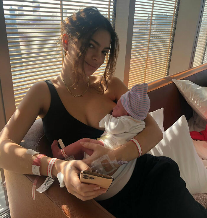 Emily Ratajkowski Faces Backlash Over Essay About Single Motherhood Accompanied By Bizarre Breastfeeding Photo Emily Ratajkowski Faces Backlash Over Essay About Single Motherhood Accompanied By Bizarre Breastfeeding Photo