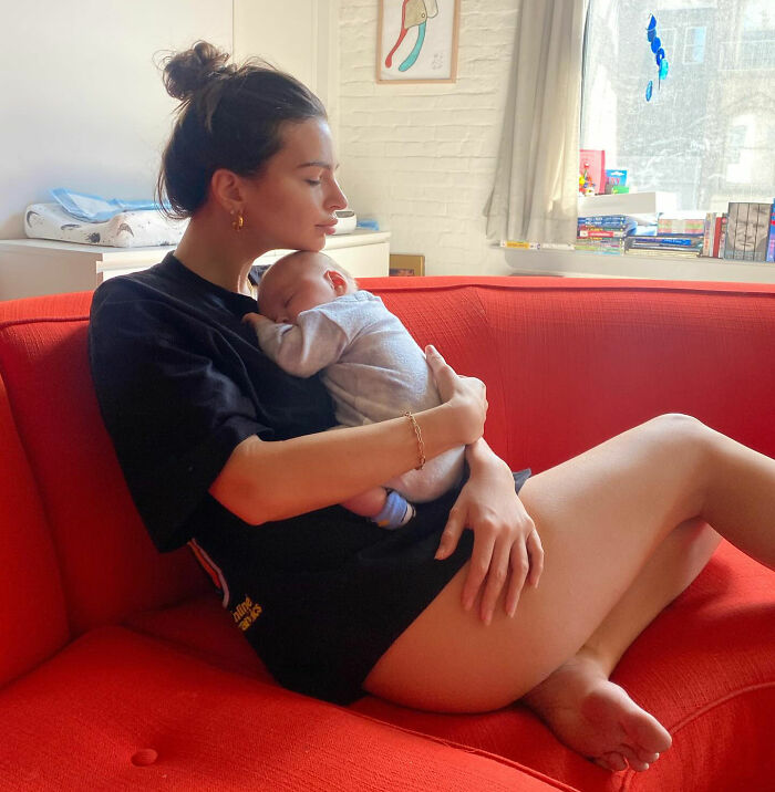 Emily Ratajkowski Faces Backlash Over Essay About Single Motherhood Accompanied By Bizarre Breastfeeding Photo Emily Ratajkowski Faces Backlash Over Essay About Single Motherhood Accompanied By Bizarre Breastfeeding Photo