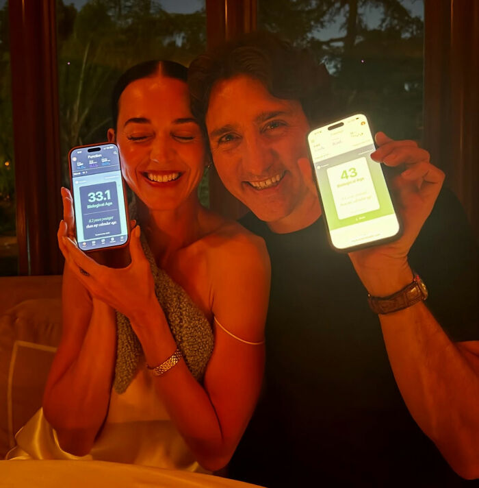 Katy Perry And Justin Trudeau Key Detail On The Red Carpet Has Fans Convinced She's Pregnant Katy Perry And Justin Trudeau Key Detail On The Red Carpet Has Fans Convinced She's Pregnant