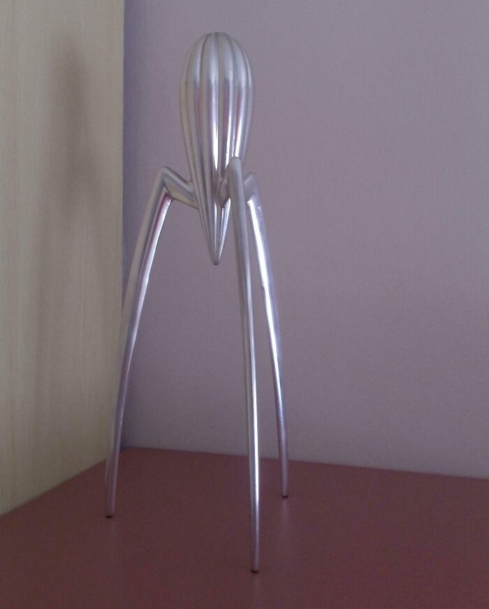 Innovative spider-like metallic juicer design by creative designer