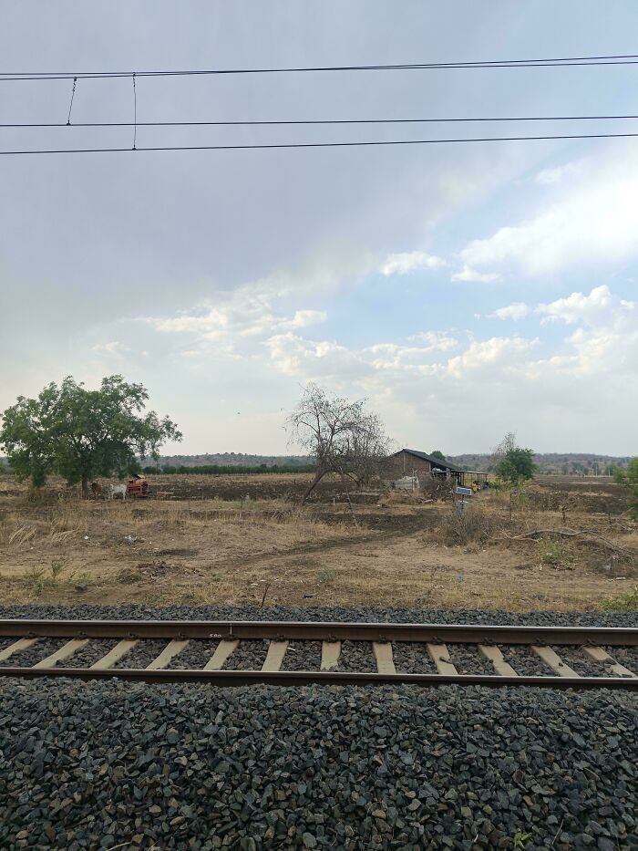 A Few Days Ago, I Mistook The Wrong Train & Got Out Of My Hometown For The First Time In My Life