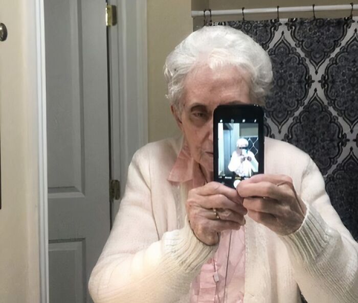 My 83-Year-Old Grandma's First Attempt At A Selfie