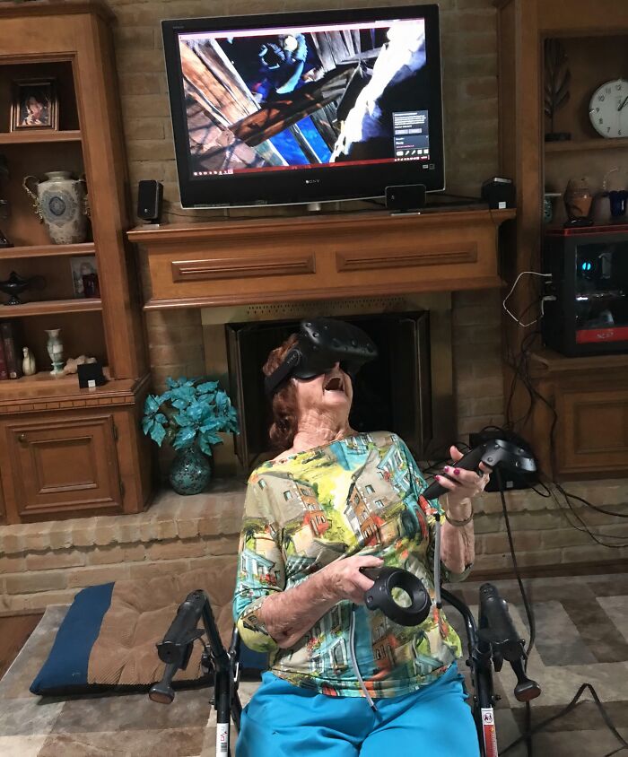 96-Year-Old Grandma Playing VR