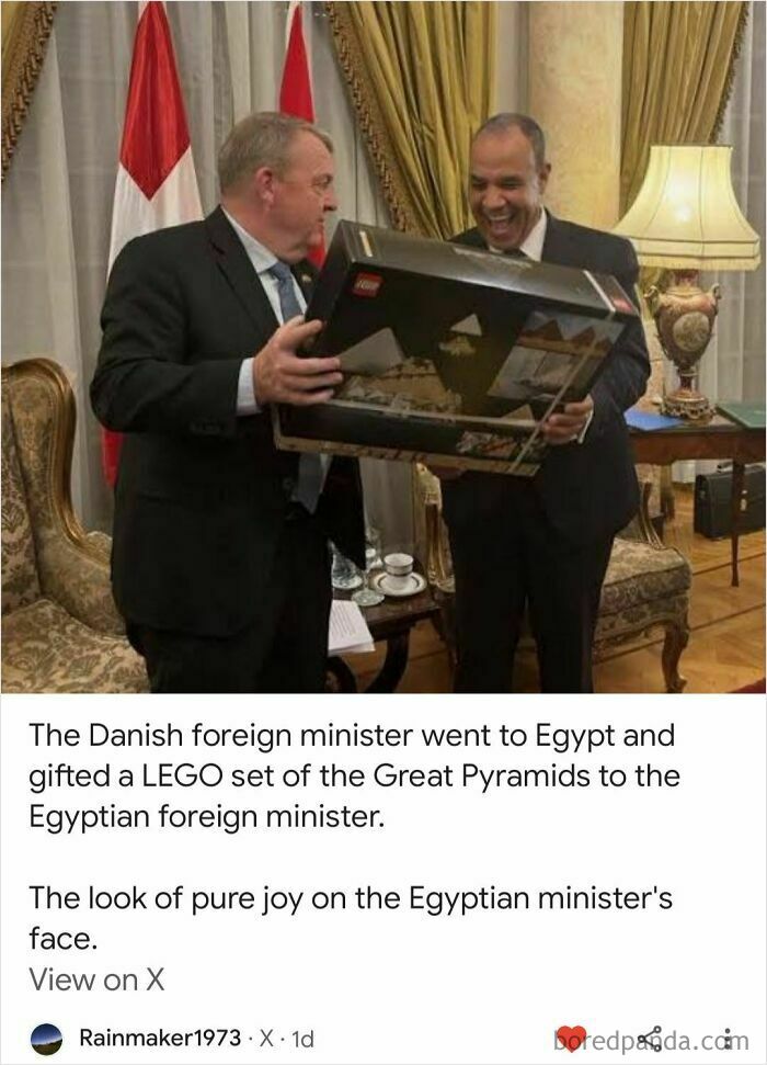 Danish foreign minister gifting Great Pyramids LEGO set to Egyptian minister