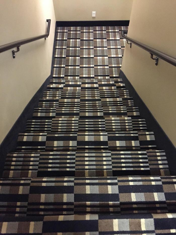 Staircase carpet design fail making steps look flat