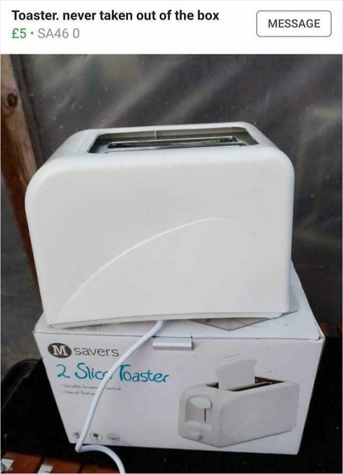Toaster advertised as never taken out of the box shown outside box
